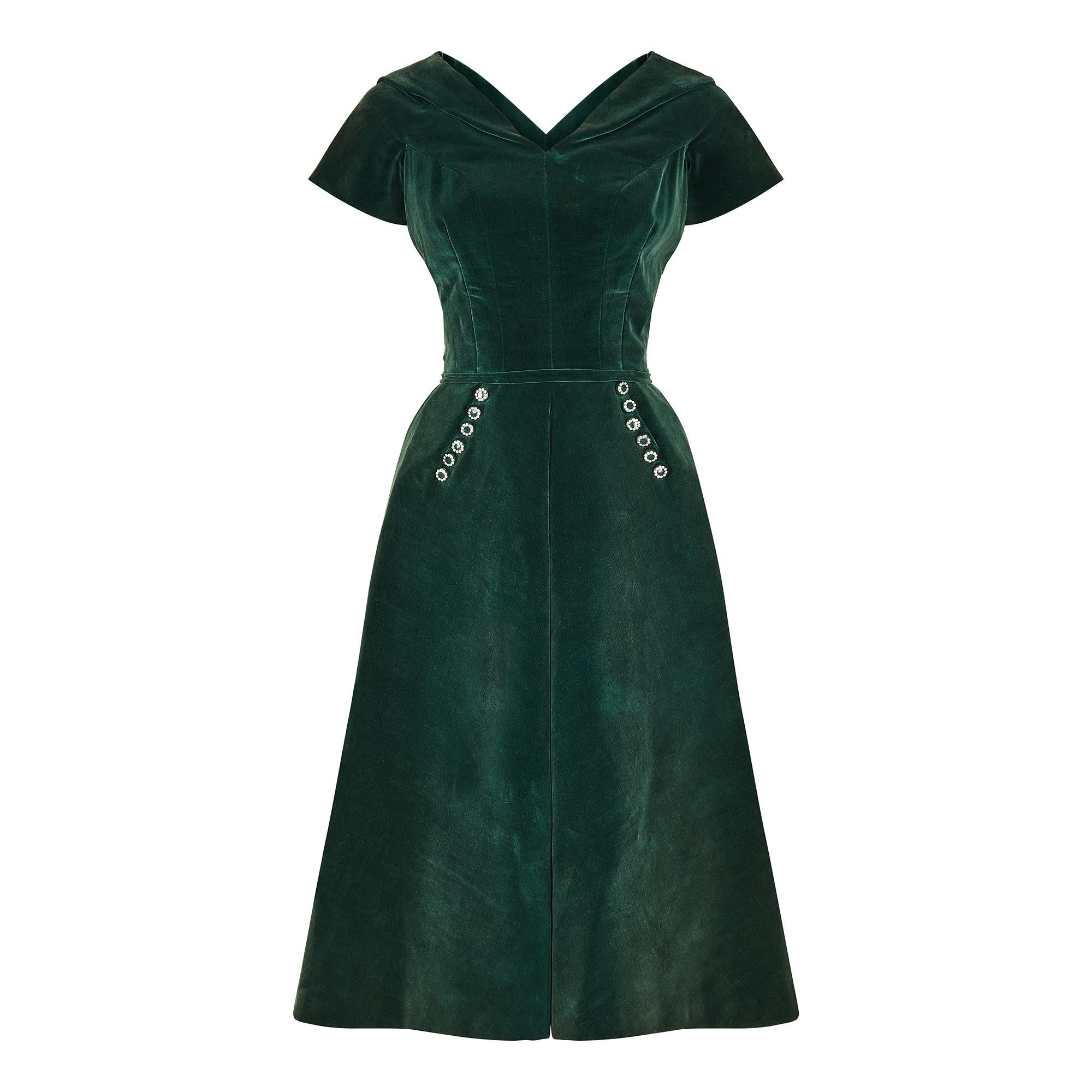 Emerald Green Velvet Dresses - 13 For ...